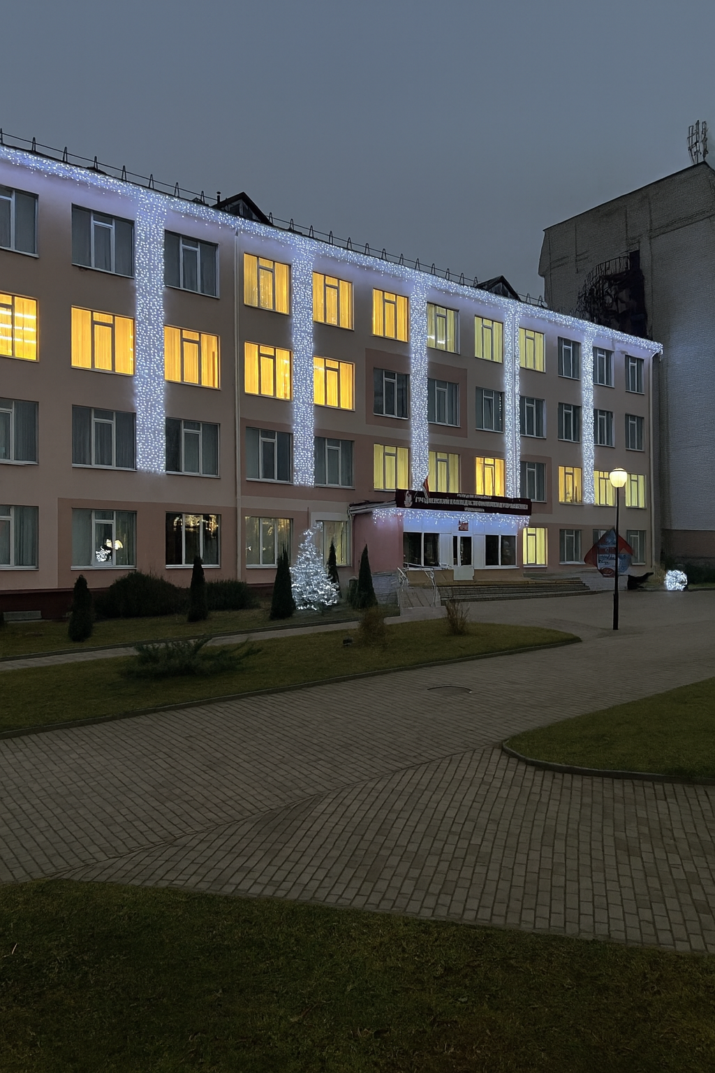 Линейные гирлянды для зданий